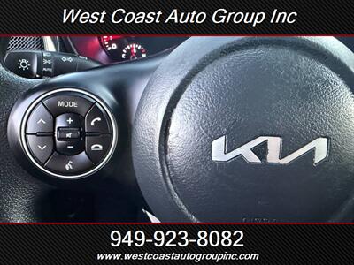 2022 Kia Soul LX - Photo 13 - Costa Mesa, CA 92626