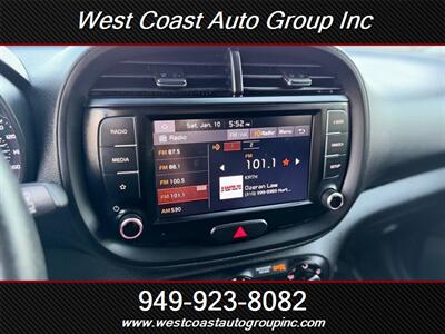 2022 Kia Soul LX - Photo 23 - Costa Mesa, CA 92626