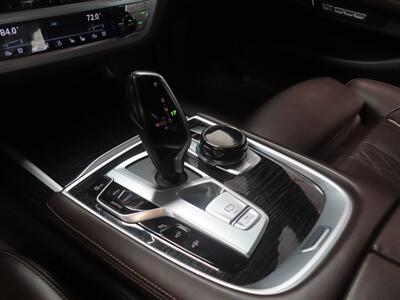 2017 BMW 750i   - Photo 13 - Costa Mesa, CA 92626