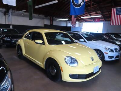 2012 Volkswagen Beetle-Classic 2.5L PZEV   - Photo 2 - Costa Mesa, CA 92626