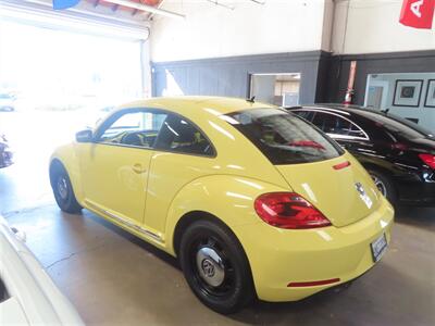 2012 Volkswagen Beetle-Classic 2.5L PZEV   - Photo 3 - Costa Mesa, CA 92626