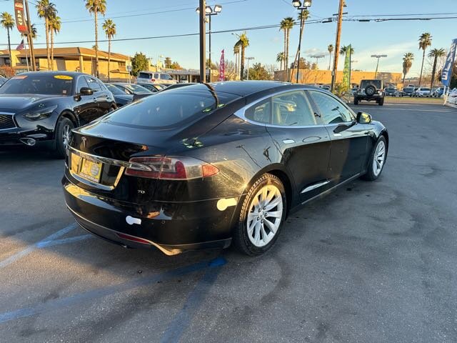 2016 Tesla Model S 70 photo