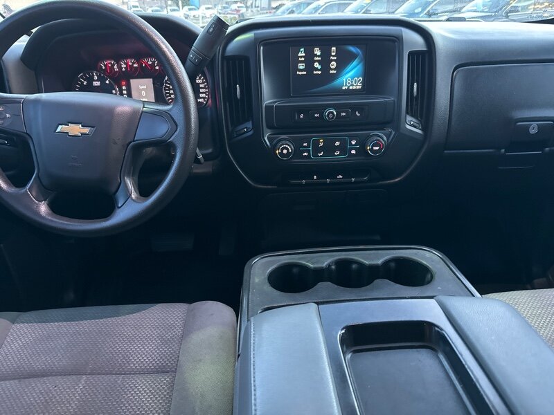 2018 Chevrolet Silverado 1500 Custom photo