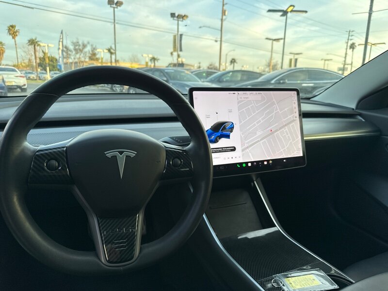 2020 Tesla Model 3 Standard Range Plus photo