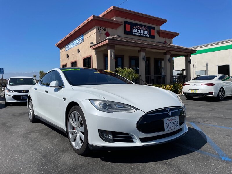The 2015 Tesla Model S P90D photos