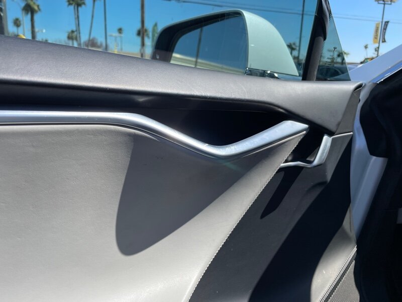 2015 Tesla Model S P90D photo