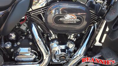 2011 Harley-Davidson TriGlide   - Photo 2 - Daytona Beach, FL 32176