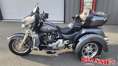 2022 Harley Davidson Tri Glide Ultra FLHTCUTG