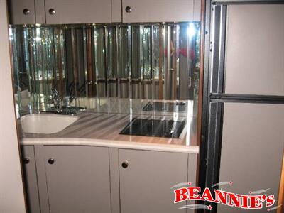 1999 MCI E4500 Renaissance - Photo 4 - Daytona Beach, FL 32176