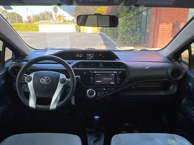 2015 Toyota Prius c Two photo