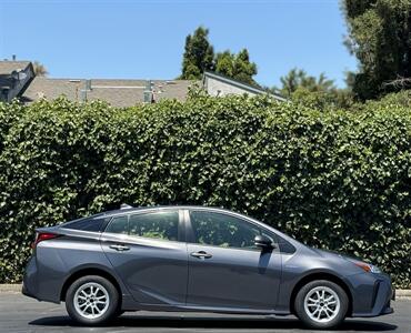 2022 Toyota Prius L Eco   - Photo 6 - San Jose, CA 95126