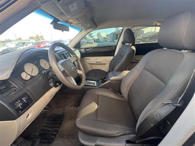 2006 Chrysler 300 Series - Photo 5 - Phoenix, AZ 85009