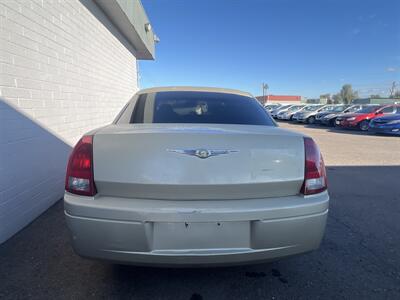 2006 Chrysler 300 Series - Photo 4 - Phoenix, AZ 85009