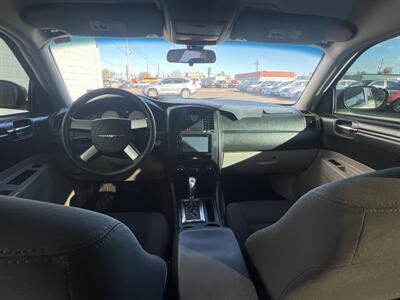 2006 Chrysler 300 Series - Photo 7 - Phoenix, AZ 85009