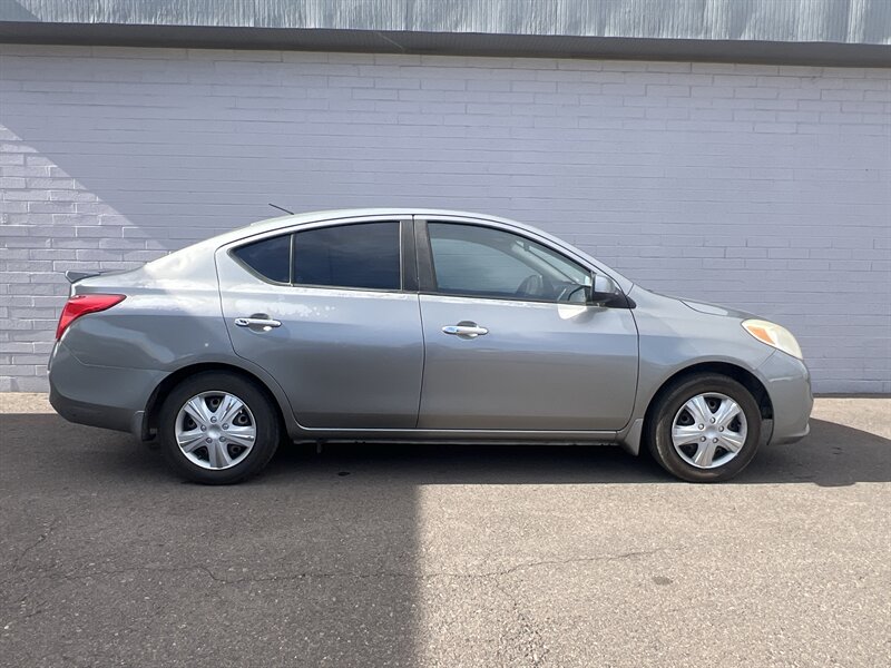 2014 Nissan Versa Sedan SV