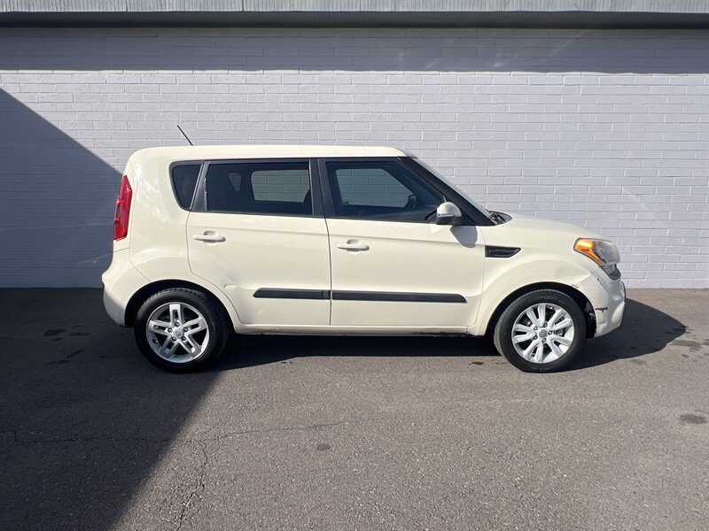2013 Kia Soul +  