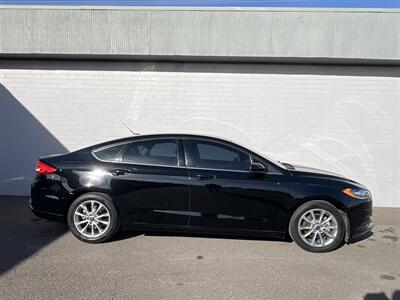 2017 Ford Fusion SE   - Photo 1 - Phoenix, AZ 85009