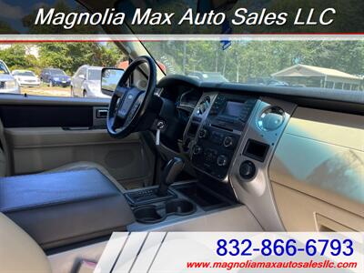 2015 Ford Expedition XLT   - Photo 6 - Magnolia, TX 77355