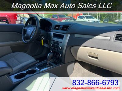 2012 Ford Fusion SE   - Photo 6 - Magnolia, TX 77355