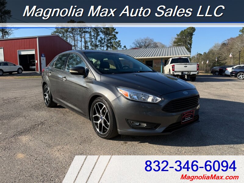 2017 Ford Focus SE   - Photo 1 - Magnolia, TX 77355