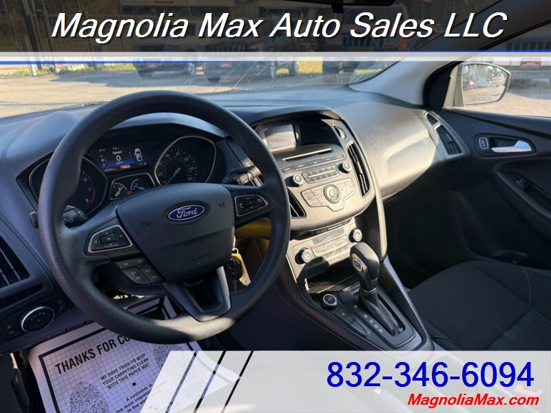 2017 Ford Focus SE - Photo 12 - Magnolia, TX 77355