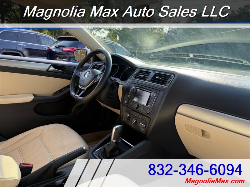 2015 Volkswagen Jetta Sport - Photo 6 - Magnolia, TX 77355