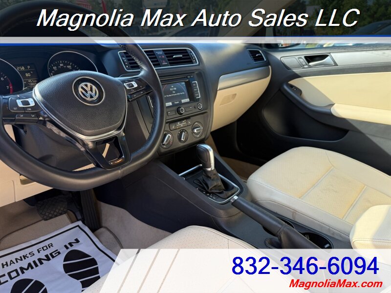 2015 Volkswagen Jetta Sport - Photo 10 - Magnolia, TX 77355
