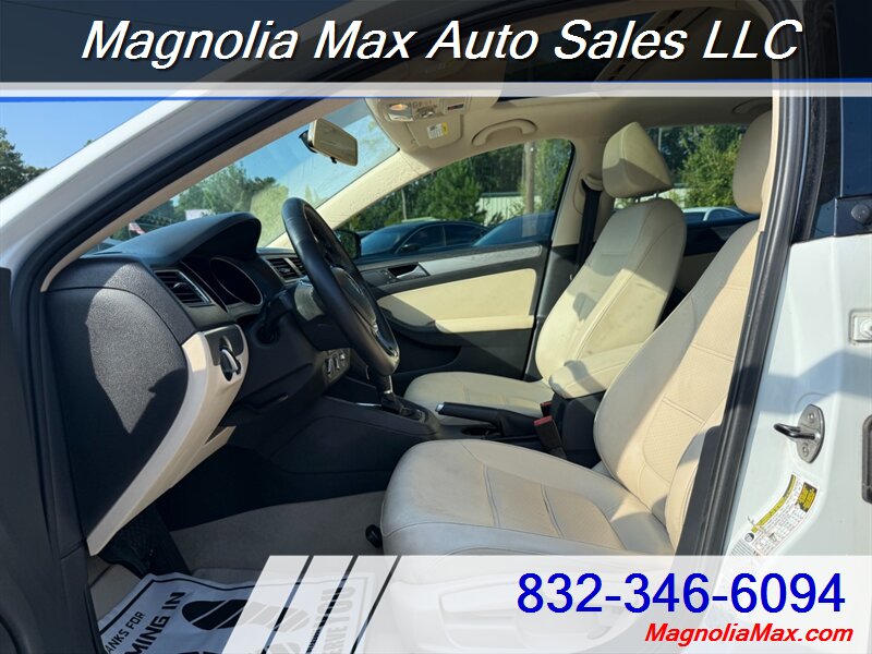 2015 Volkswagen Jetta Sport - Photo 9 - Magnolia, TX 77355