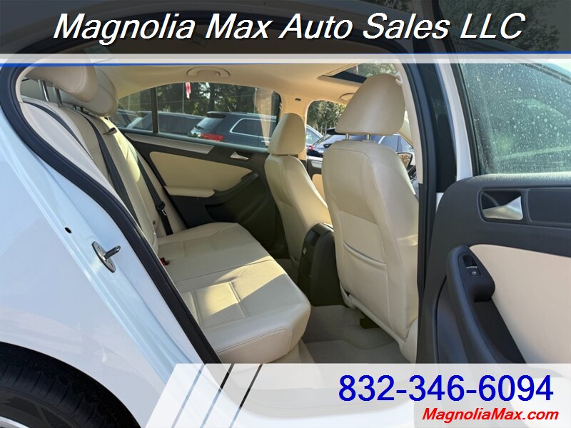 2015 Volkswagen Jetta Sport - Photo 7 - Magnolia, TX 77355