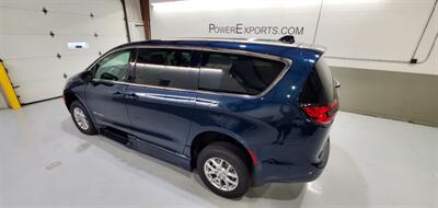2023 Chrysler Pacifica Touring L   - Photo 13 - Plainfield, IN 46168