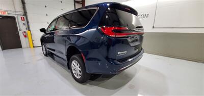 2023 Chrysler Pacifica Touring L   - Photo 15 - Plainfield, IN 46168