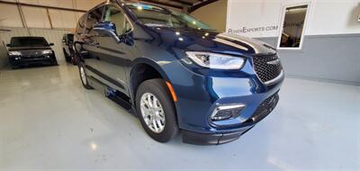 2023 Chrysler Pacifica Touring L   - Photo 8 - Plainfield, IN 46168