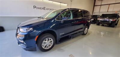 2023 Chrysler Pacifica Touring L   - Photo 9 - Plainfield, IN 46168