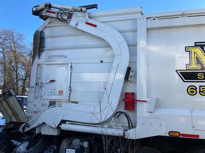 2018 Peterbilt 520 in service 4 months  Front Loader Trash Compactor - Photo 21 - Princeton, MN 55371