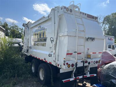 2018 Peterbilt 520 in service 4 months  Front Loader Trash Compactor - Photo 1 - Princeton, MN 55371