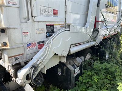 2018 Peterbilt 520 in service 4 months  Front Loader Trash Compactor - Photo 11 - Princeton, MN 55371