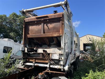 2018 Peterbilt 520 in service 4 months  Front Loader Trash Compactor - Photo 5 - Princeton, MN 55371