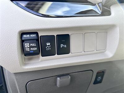 2019 Toyota Sienna XLE 8-Passenger   - Photo 24 - Andover, MN 55304