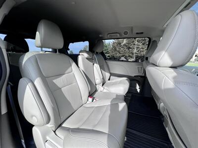 2019 Toyota Sienna XLE 8-Passenger   - Photo 13 - Andover, MN 55304