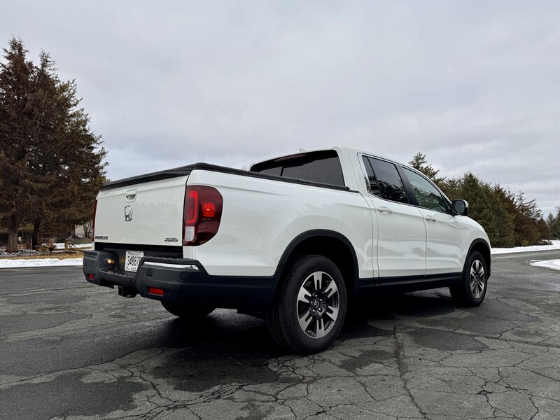 2019 Honda Ridgeline RTL-T - Photo 8 - Andover, MN 55304