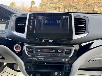 2020 Honda Ridgeline RTL-E   - Photo 21 - Andover, MN 55304