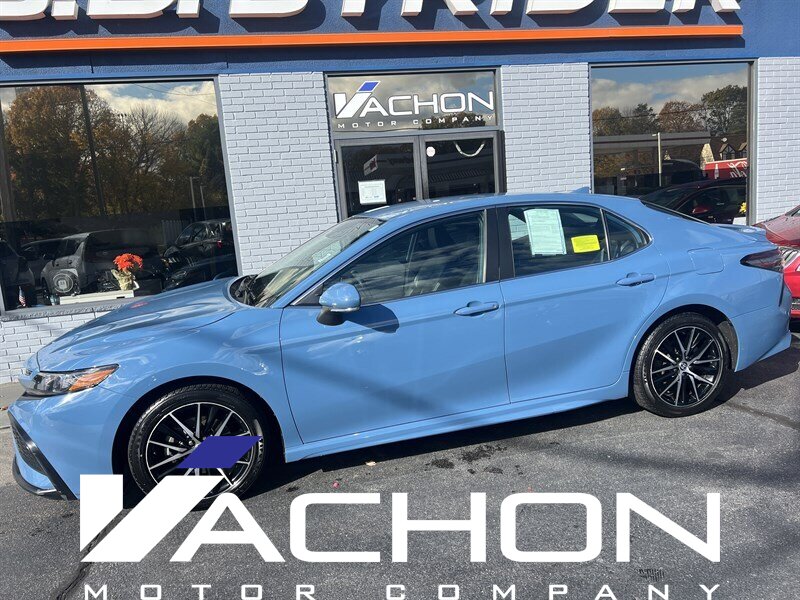 2023 Toyota Camry SE   - Photo 1 - Attleboro, MA 02703