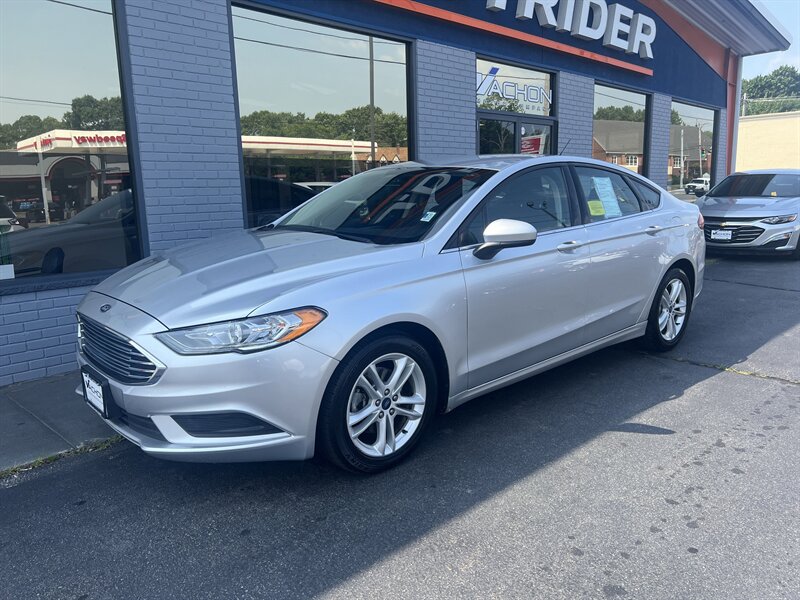 2018 Ford Fusion SE   - Photo 1 - Attleboro, MA 02703