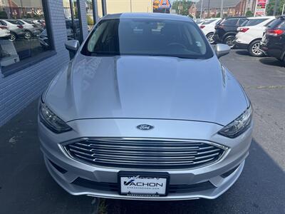 2018 Ford Fusion SE   - Photo 2 - Attleboro, MA 02703