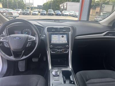 2018 Ford Fusion SE   - Photo 11 - Attleboro, MA 02703