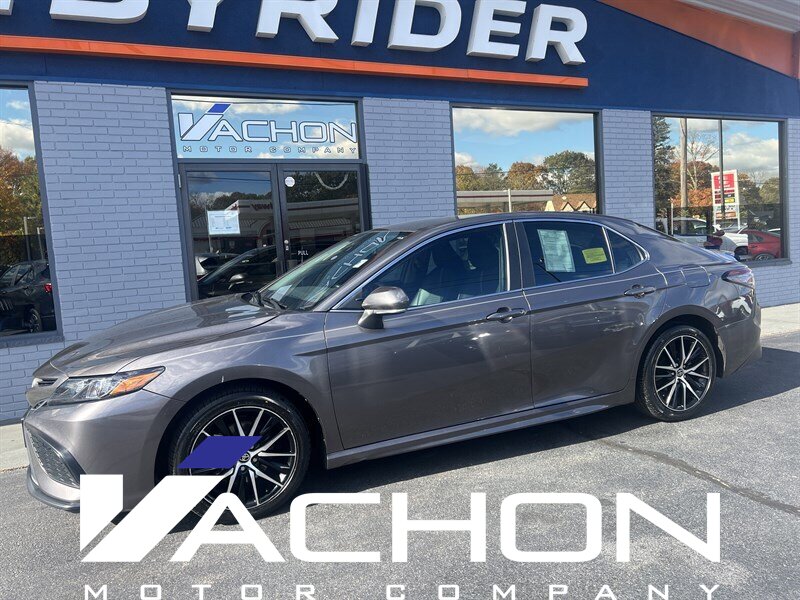 2023 Toyota Camry SE   - Photo 1 - Attleboro, MA 02703