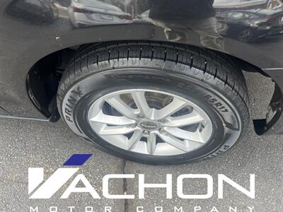 2019 Dodge Grand Caravan SXT   - Photo 6 - Attleboro, MA 02703