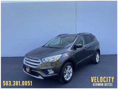 2018 Ford Escape SE   - Photo 2 - Portland, OR 97230