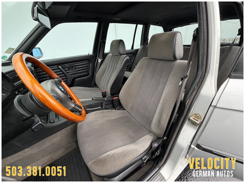 1992 BMW 316i Touring 5-Speed - Photo 12 - Portland, OR 97230