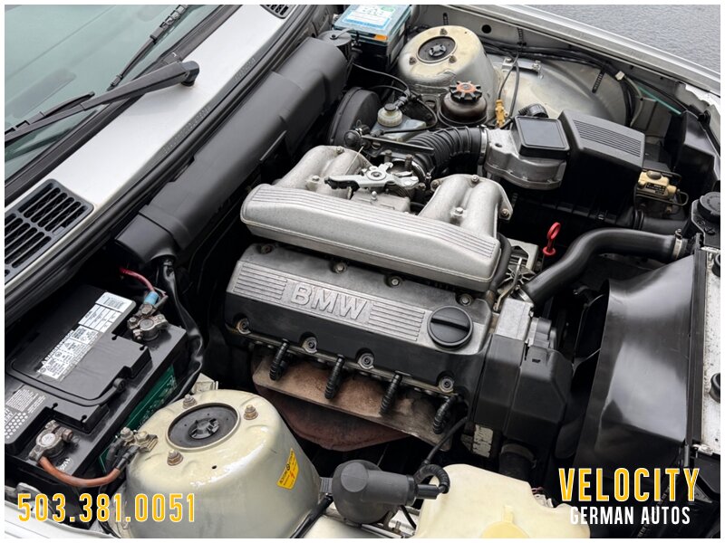 1992 BMW 316i Touring 5-Speed - Photo 8 - Portland, OR 97230
